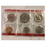 1972 US MINT SET - COINS CURRENCY 1972 US MINT SET - COINS CURRENCY