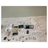 Fresh diverse costume jewelry Fresh diverse costume jewelry