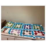 VINTAGE 1987 HAND STITCHED QUILT VINTAGE 1987 HAND STITCHED QUILT