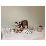 Assorted home decorations & items Assorted home decorations & items