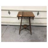 ANTIQUE PARLOR TABLE(NEEDS WORK) ANTIQUE PARLOR TABLE(NEEDS WORK)