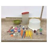 Vintage cake carrier and Tupperware pieces Vintage cake carrier and Tupperware pieces