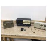 1 Vintage Panasonic radio (powers on) 2 RCA Victor radios (one 1 Vintage Panasonic radio (powers on) 2 RCA Victor radios (one