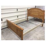 MID CENTURY MODERN FURNITURE - TABLE MID CENTURY MODERN FURNITURE - TABLE