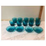 Set of 10 glasses and 4 bowls in Morgantown crinkle