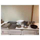 Various cooking containers