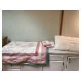 QUILT PILLOWS AND MORE