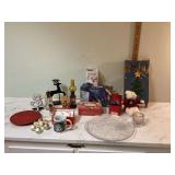 ASSORTED CHRISTMAS DECORATIONS