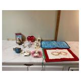 ASSORTED FIGURINES - FIGURINES