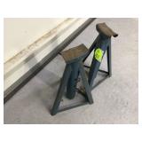 2 JACK STANDS - AUTOMOTIVE