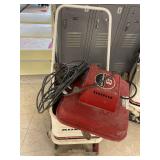 Powerful wet vacuum for commercial hard surfaces Powerful wet vacuum for commercial hard surfaces