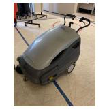 High-powered industrial floor sweeper High-powered industrial floor sweeper