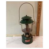 VINTAGE GREEN COLEMAN LANTERN VINTAGE GREEN COLEMAN LANTERN