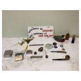 Assorted vintage collectibles Assorted vintage collectibles