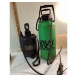 2 LAWN SPRAYERS - LAWN & GARDEN 2 LAWN SPRAYERS - LAWN & GARDEN