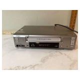 SANYO 4 HEAD HI-FI VCR SANYO 4 HEAD HI-FI VCR