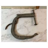 Tool to compress engine valve springs Tool to compress engine valve springs