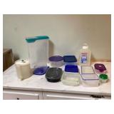 Containers to store food Containers to store food