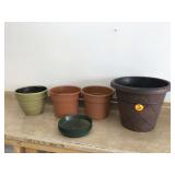 Assorted plastic plant pots
