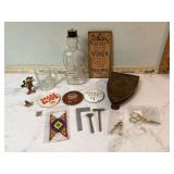 ASSORTED VINTAGE ITEMS - COLLECTIBLES