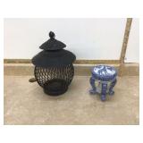 Metal lantern & giraffe plant stand
