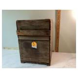 ANTIQUE WOODEN CRATE - VINTAGE