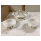 Vintage ovenware set with rooster design