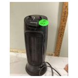 Compact food dehydrator for easy use