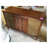 MUNTZ CONSOLE RADIO RECORD PLAYER