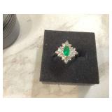 18K GOLD GREEN GEM RING - GOLD & SILVER