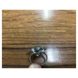 Weighty sterling silver ring with flashy design