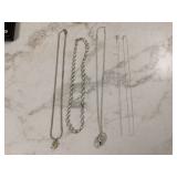 Shiny silver necklace with thin chain