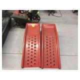 1 PAIR OF CAR RAMPS - TOOLS