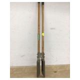 LIKE NEW POST HOLE DIGGER - TOOLS