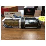 DIE-CAST  PLASTIC MODELS