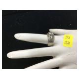 Silver ring with clear stones marked 925 48 grams