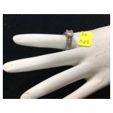 Silver ring with clear stones marked 925 44g