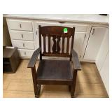 ANTIQUE ROCKING CHAIR
