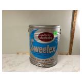 Vegetable shortening in tin