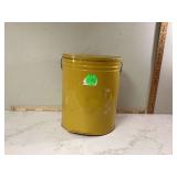 YELLOW TIN - COLLECTIBLES
