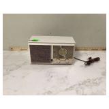 ZENITH VINTAGE ELECTRIC RADIO