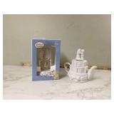 Cherished musical wedding teapot clock