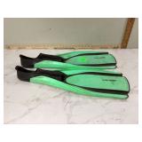 GREEN SWIMMING FLIPPERS - TOOLS