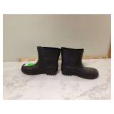 RUBBER BOOTS SIZE 8