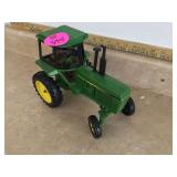 JOHN DEERE DIE CAST MODEL TRACTOR