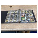 FOOTBALL CARDS - SPORTS MEMORABILIA