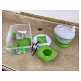 Salad spinner with slicer functionality