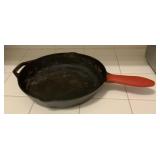 Lodge cast skillet