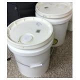 5 gal bucket with navy beans ** 5 gal bucket w 5 gal bucket with navy beans ** 5 gal bucket w