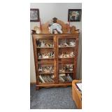 Miscellaneous furniture and knickknacks